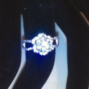 NWTS STERLING SILVER CZ FLOWER RING